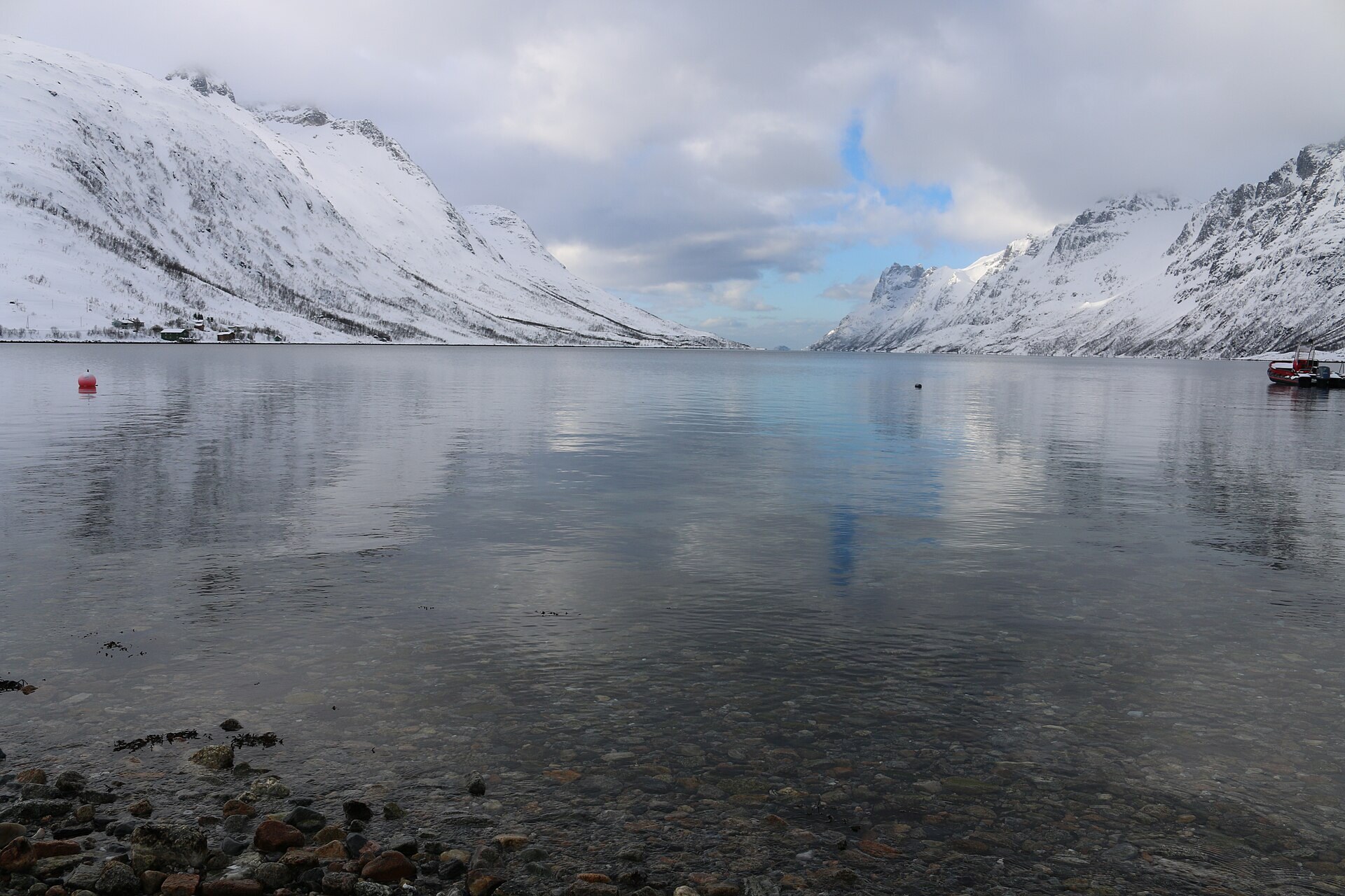 Winter mirror in Ersfjord